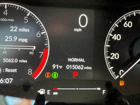 Used 2024 Honda Civic Sport image 6
