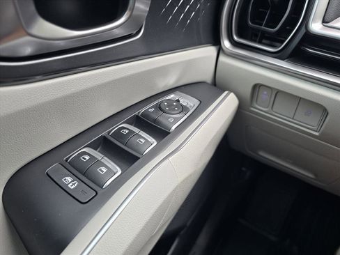 Used 2025 Kia Sorento S w/ Panoramic Sunroof Package FWD image 21