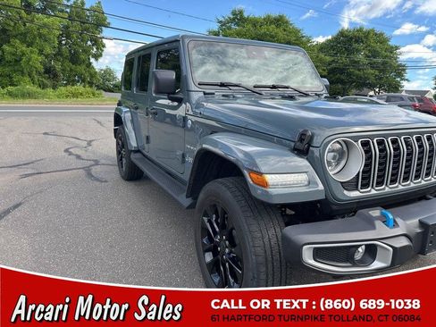 Used 2024 Jeep Wrangler Unlimited Sahara w/ Technology Group AWD/4WD image 10