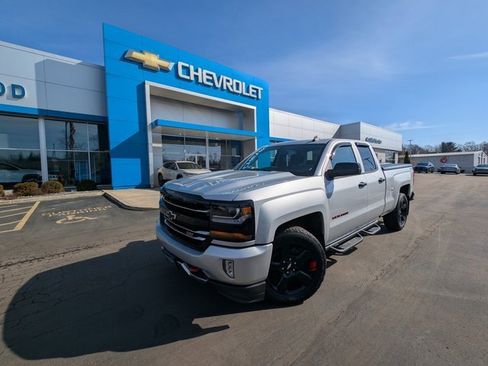 Used 2017 Chevrolet Silverado 1500 LT w/ Redline Edition image 29
