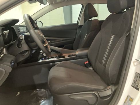 Used 2022 Hyundai Elantra Blue image 11