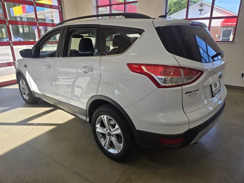 Used 2016 Ford Escape SE w/ Equipment Group 201A AWD/4WD image 4