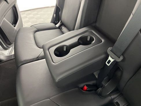 Used 2024 Nissan Armada SL image 40