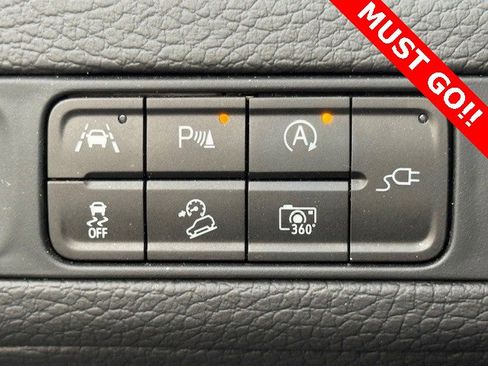 Used 2022 GMC Yukon Denali w/ Advanced Technology Package image 41