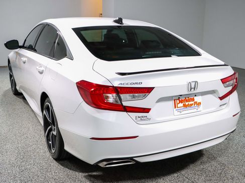 Used 2022 Honda Accord Sport image 9