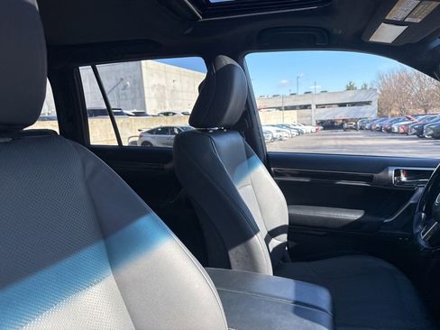 Used 2023 Lexus GX 460 Premium image 9