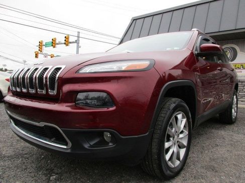 Used 2018 Jeep Cherokee Limited image 4