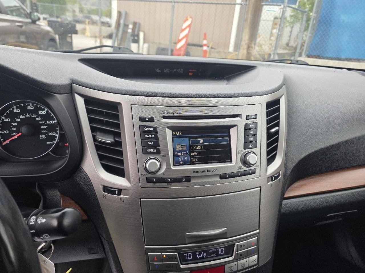 Used 2013 Subaru Outback 2.5i Limited w/ Moonroof Pkg AWD/4WD image 15