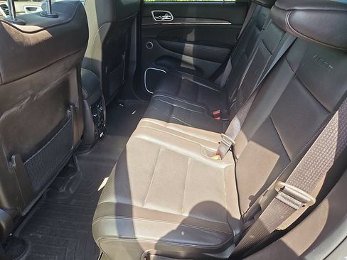 Used 2019 Jeep Grand Cherokee Summit w/ Platinum Series Group AWD/4WD image 37