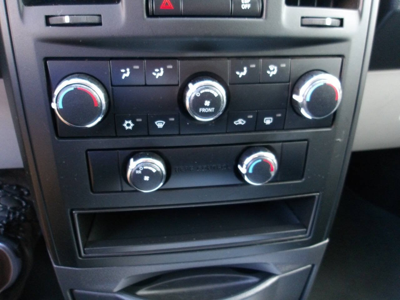 Used 2008 Dodge Grand Caravan SE FWD image 13