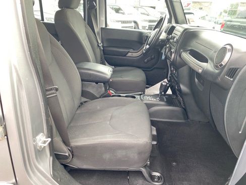 Used 2018 Jeep Wrangler Unlimited Sport w/ Connectivity Group image 22