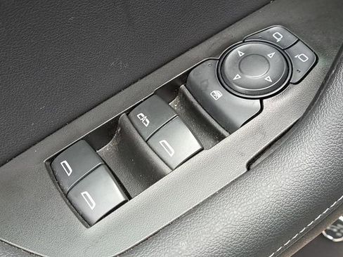 Used 2019 Chevrolet Blazer LT image 18