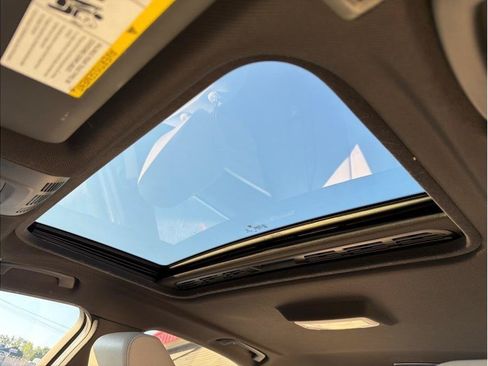 Used 2018 BMW 330i Sedan RWD image 22