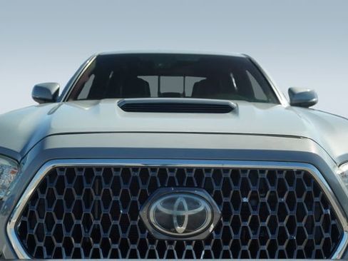 Used 2018 Toyota Tacoma TRD Sport w/ TRD Premium Sport Package image 38