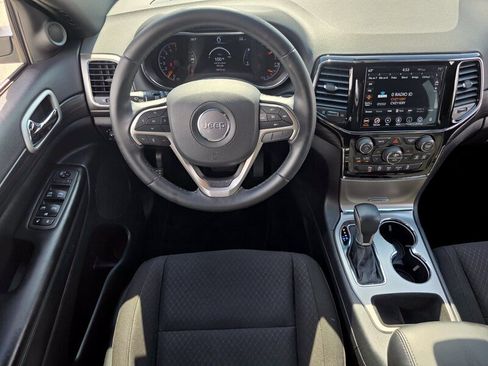 Certified 2022 Jeep Grand Cherokee Laredo E RWD image 14