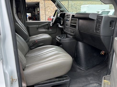 Used 2021 Chevrolet Express 2500 w/ Driver Convenience Package RWD image 6