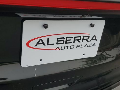 Used 2024 Chrysler Pacifica Touring-L FWD image 6