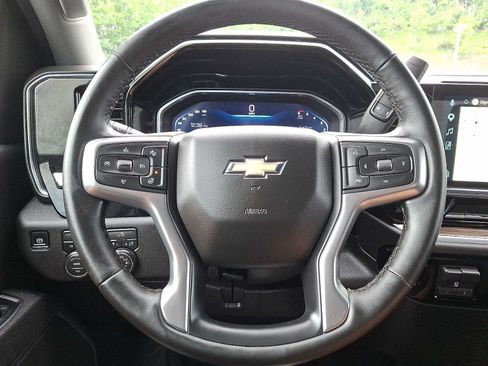 Used 2025 Chevrolet Silverado 2500 LT w/ Convenience Package AWD/4WD image 18