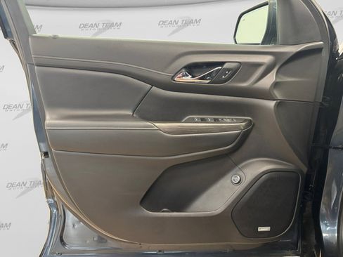 Used 2019 GMC Acadia SLT FWD image 13
