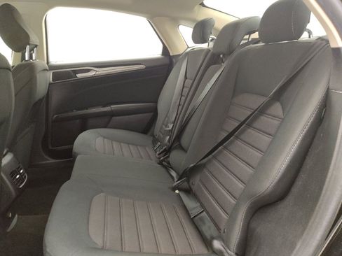 Used 2020 Ford Fusion SE image 18