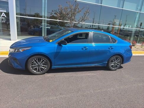 Used 2023 Kia Forte GT-Line w/ GT-Line Premium Package FWD image 2