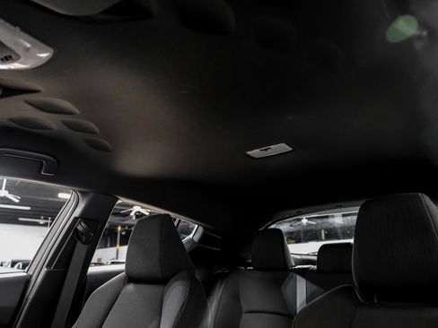 Used 2019 Toyota C-HR XLE image 38