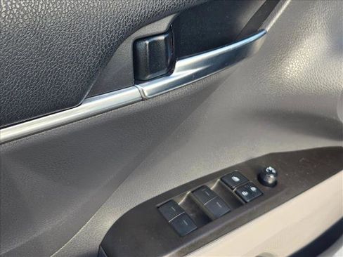Used 2021 Toyota Camry LE FWD image 11