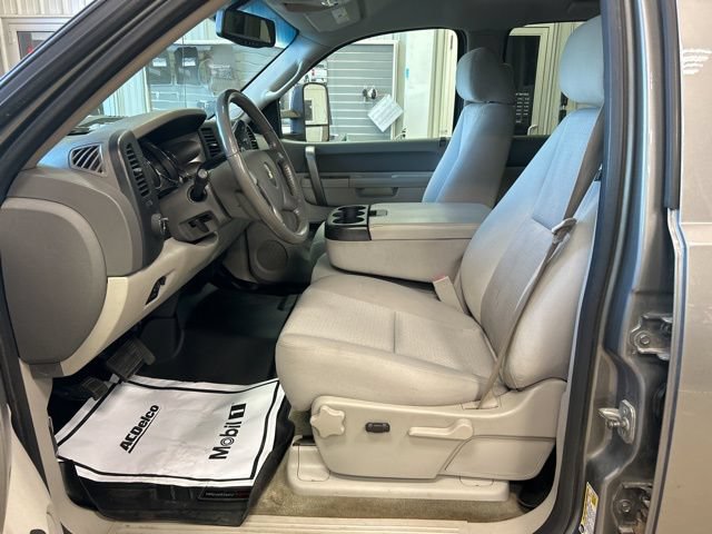 Used 2013 Chevrolet Silverado 1500 LT w/ Interior Plus Package AWD/4WD image 9