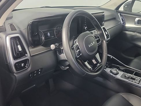 Certified 2022 Kia Sorento SX w/ Panoramic Sunroof Package AWD/4WD image 15