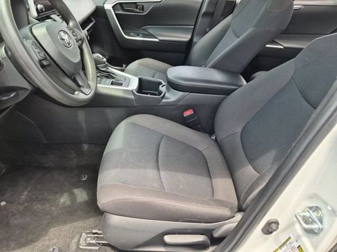 Used 2025 Toyota RAV4 LE AWD/4WD image 24