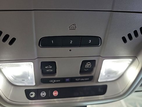 Used 2022 GMC Terrain SLT w/ Infotainment Package II AWD/4WD image 22