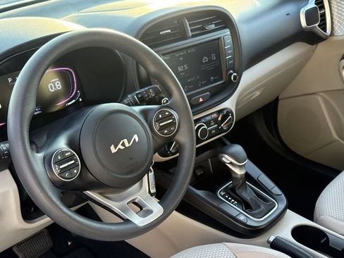 Used 2024 Kia Soul LX w/ Option Group 015 FWD image 15