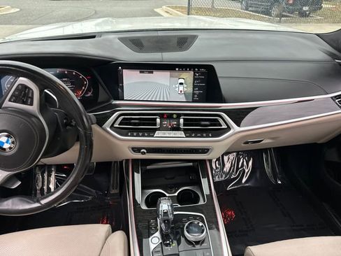 Used 2021 BMW X7 M50i w/ Executive Package image 19