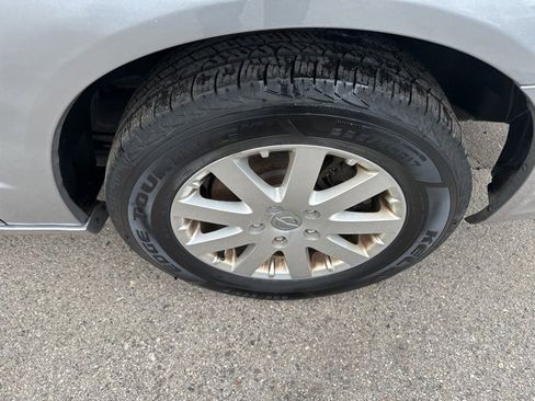 Certified 2016 Chrysler Town & Country Touring image 11