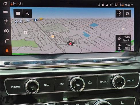 Used 2023 Bentley Bentayga AWD/4WD image 13