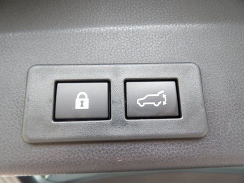 Used 2023 Subaru Ascent Limited w/ Technology Package image 26