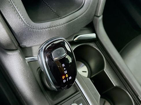 Used 2025 Cadillac XT6 Premium Luxury image 25