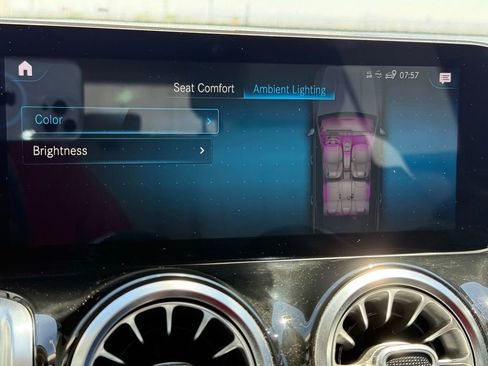 Used 2020 Mercedes-Benz GLB 250 image 24