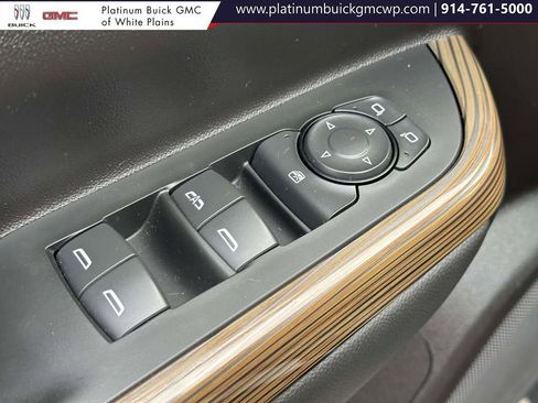 Used 2023 GMC Acadia SLE image 20