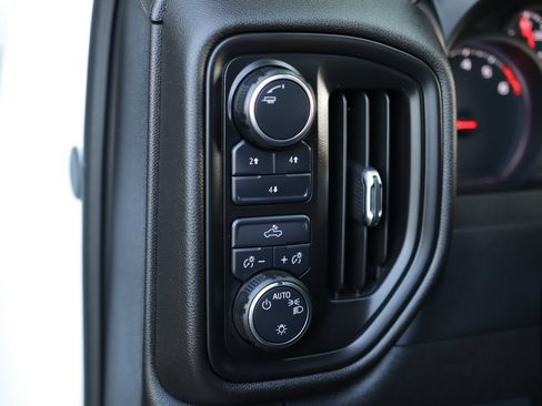 Used 2024 Chevrolet Silverado 2500 Custom AWD/4WD image 10