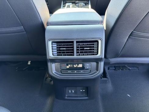 New 2026 Volkswagen Atlas Peak Edition AWD/4WD image 25
