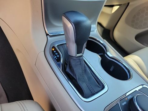 Used 2019 Jeep Grand Cherokee Limited AWD/4WD image 20