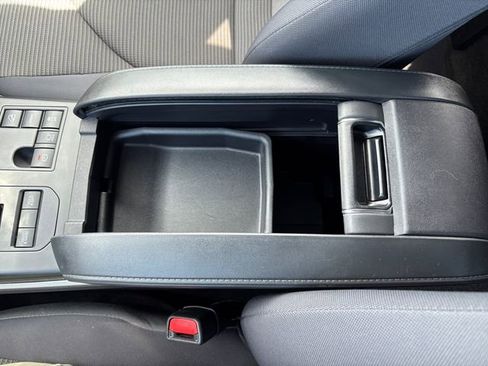 Used 2023 Toyota Highlander LE image 25