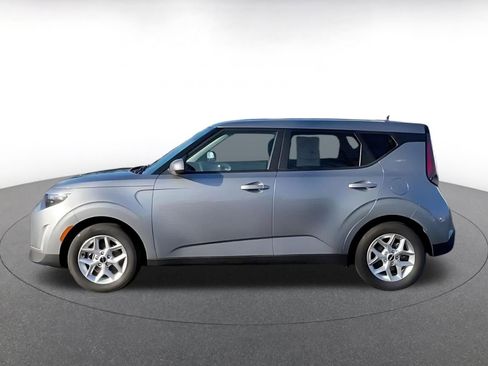 Used 2025 Kia Soul LX w/ LX Technology Package image 9