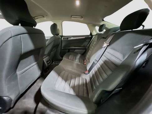 Used 2019 Ford Fusion SE image 17