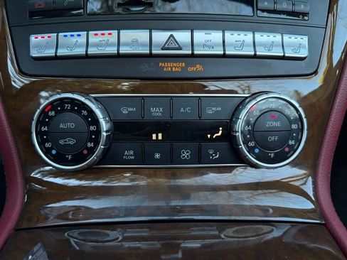 Used 2013 Mercedes-Benz SL 550 image 23