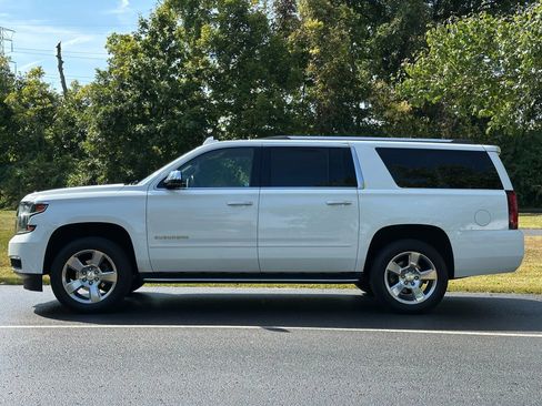 Used 2018 Chevrolet Suburban Premier image 9