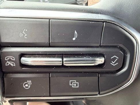 Certified 2025 GMC Acadia Elevation FWD image 29