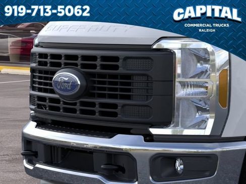 New 2026 Ford F250 XL w/ XL Chrome Package RWD image 17