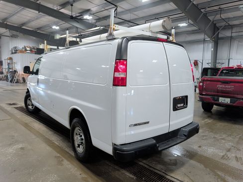 Used 2020 Chevrolet Express 2500 Extended image 4